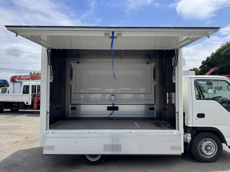 キッチンカー　廃熱ファン　換気扇　5t限定免許対応|中古トラックの販売・買取・査定のアイナビ