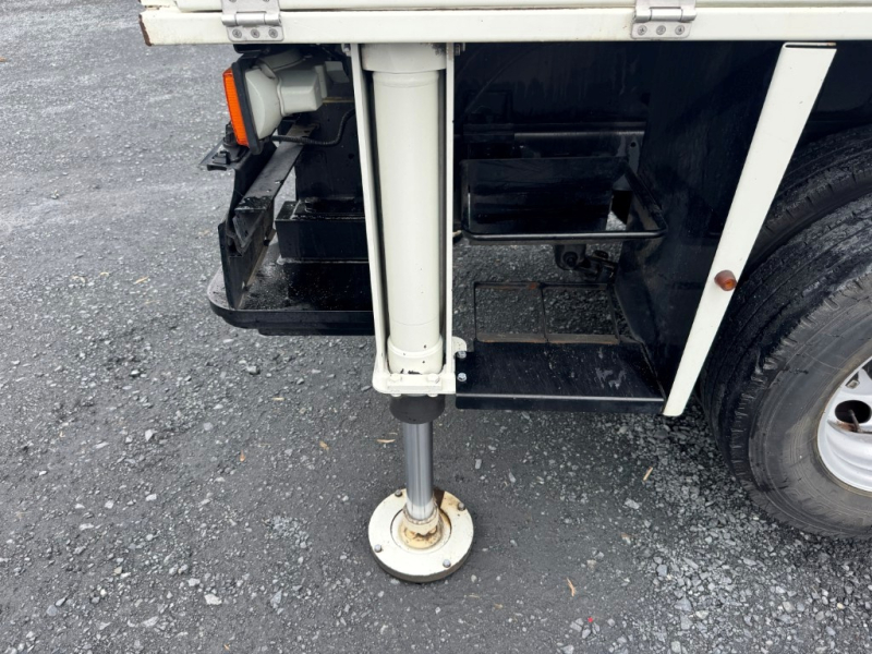 タダノ AT-100TTE 電工仕様 9.9m  絶縁バケット200 AT|中古トラックの販売・買取・査定のアイナビ