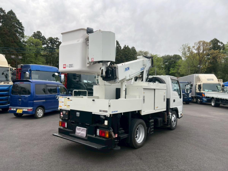4WD アイチ SH10A 9.9m 絶縁バケット200 電工仕様 検付|中古トラックの販売・買取・査定のアイナビ