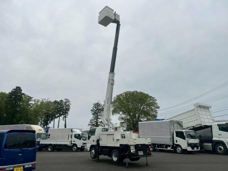 4WD アイチ SH10A 9.9m 絶縁バケット200 電工仕様 検付|中古トラックの販売・買取・査定のアイナビ