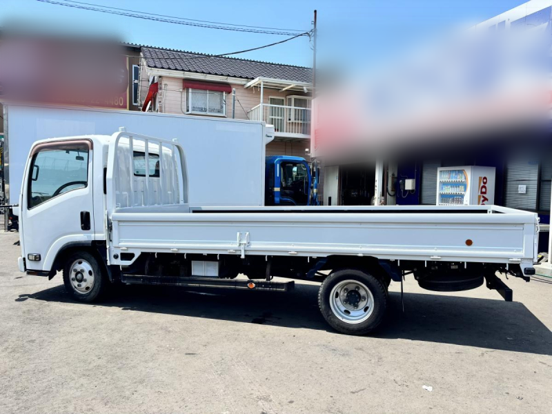エルフ　標準ロング平ボディー　積載2000kg　MT5速|中古トラックの販売・買取・査定のアイナビ