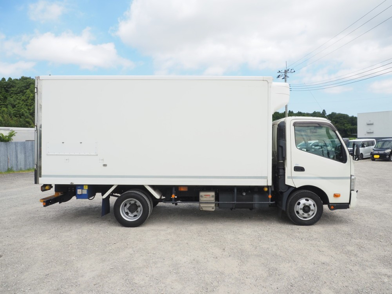 日野 冷凍バン デュトロ|中古トラックの販売・買取・査定のアイナビ