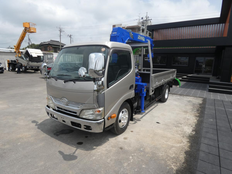 2.6トン　平ボディ　クレーン付き|中古トラックの販売・買取・査定のアイナビ