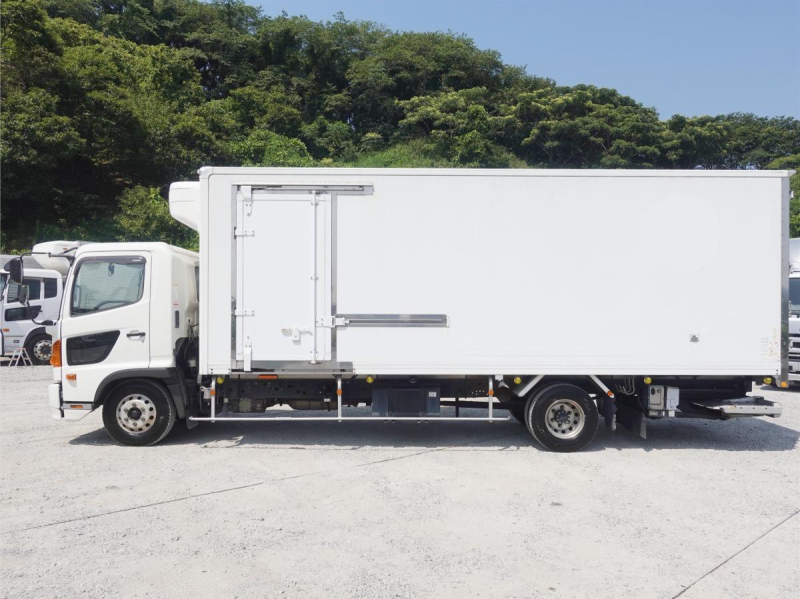 低温冷蔵冷凍パワーゲートワイド|中古トラックの販売・買取・査定のアイナビ