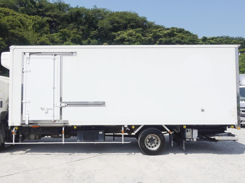 低温冷蔵冷凍パワーゲートワイド|中古トラックの販売・買取・査定のアイナビ