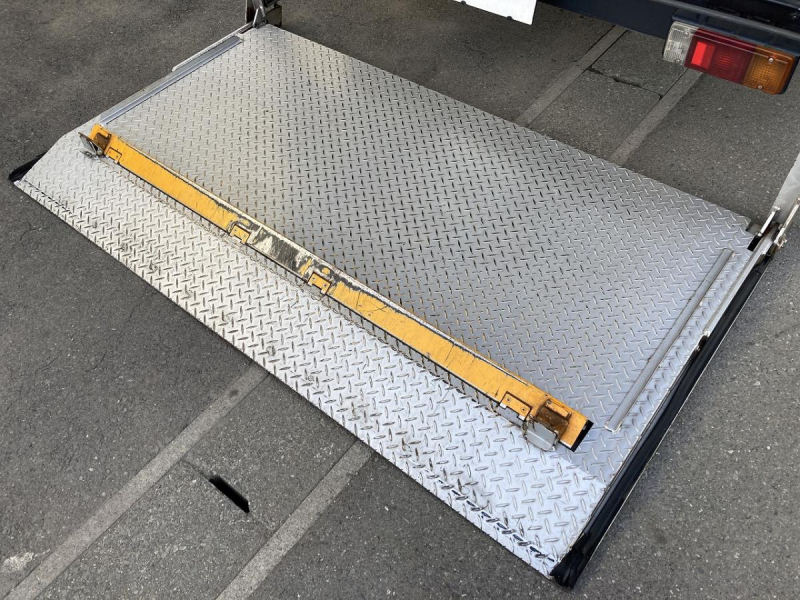 2t積・アルミバン・垂直パワーゲート600kg・左サイドドア|中古トラックの販売・買取・査定のアイナビ