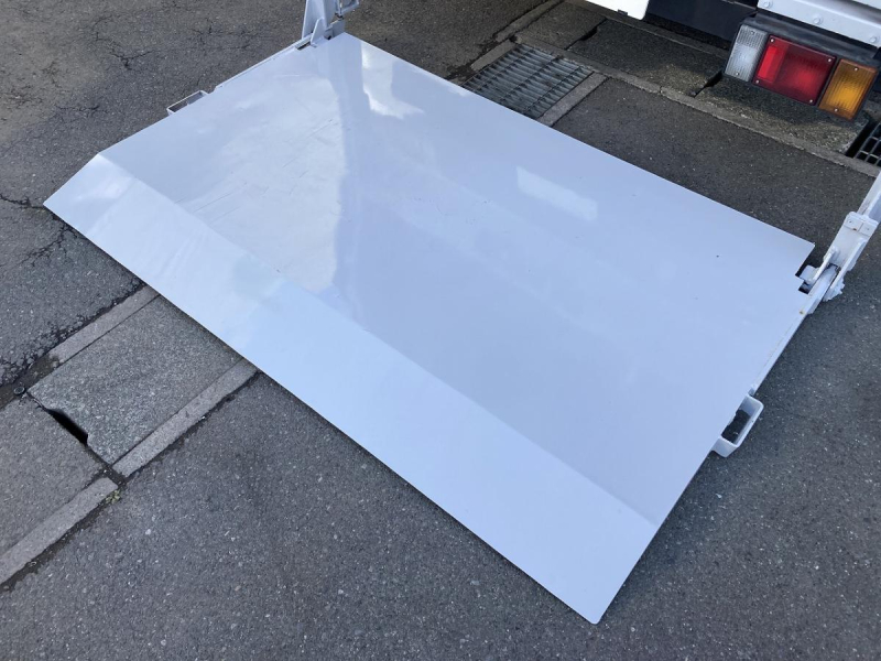 2t積・アルミバン・AT・垂直パワーゲート600kg|中古トラックの販売・買取・査定のアイナビ