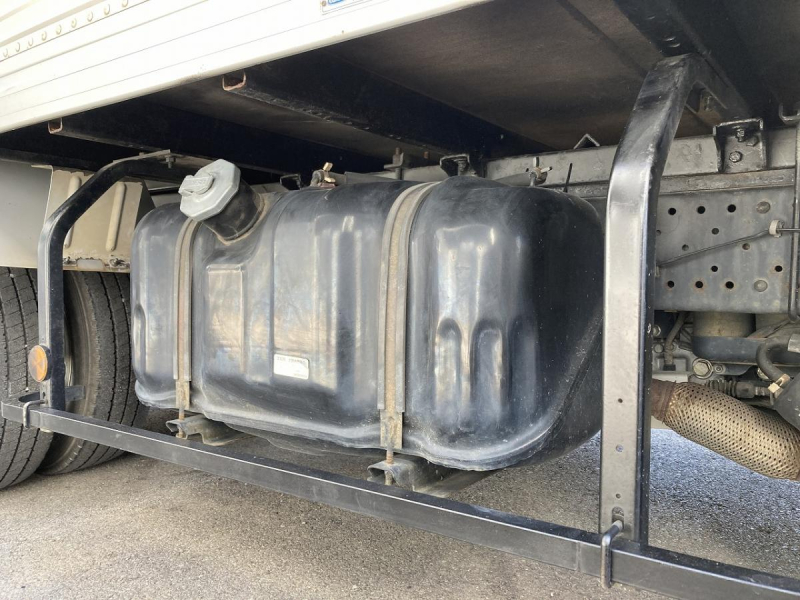 2t積・アルミバン・AT・垂直パワーゲート600kg|中古トラックの販売・買取・査定のアイナビ