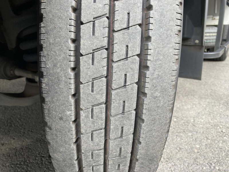 2t積・アルミバン・垂直パワーゲート600kg・総重量5t未満|中古トラックの販売・買取・査定のアイナビ