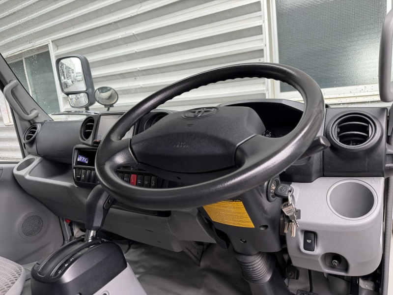 2t積・アルミバン・AT・垂直パワーゲート600kg・ラッシング|中古トラックの販売・買取・査定のアイナビ