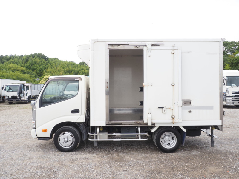 日野 冷凍バン デュトロ|中古トラックの販売・買取・査定のアイナビ