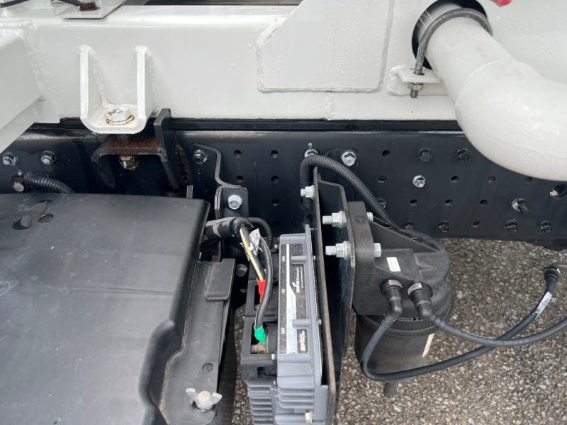 ワイド PTO式   前後散水  最大許容量4000L 車検付|中古トラックの販売・買取・査定のアイナビ
