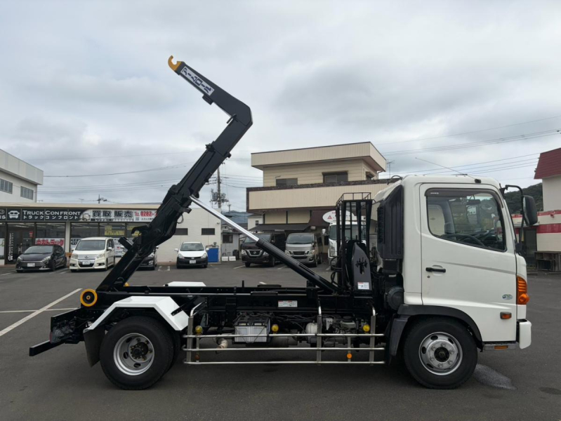 増トン アームロール ツインホイスト 4.1t積載 新明和製CAA44-20|中古トラックの販売・買取・査定のアイナビ