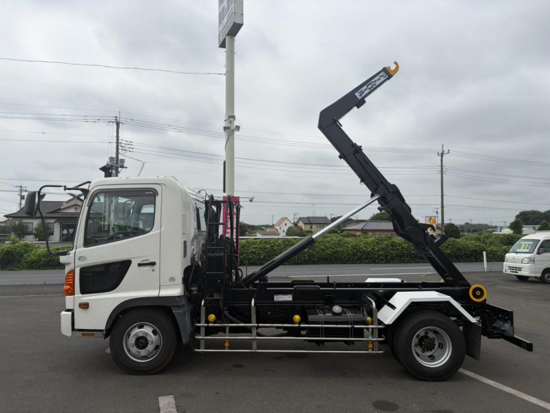 増トン アームロール ツインホイスト 4.1t積載 新明和製CAA44-20|中古トラックの販売・買取・査定のアイナビ
