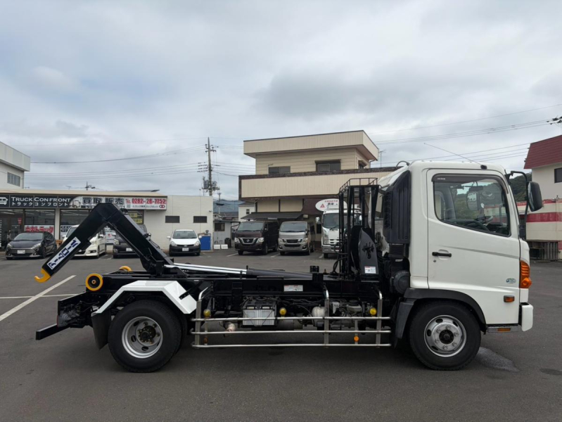 増トン アームロール ツインホイスト 4.1t積載 新明和製CAA44-20|中古トラックの販売・買取・査定のアイナビ