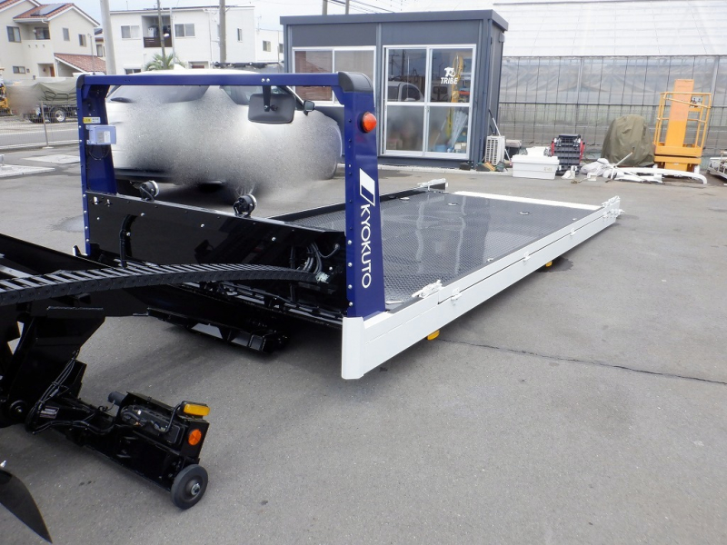3.65t　極東製　フラトップ　一般仕様　ラジコン　ウインチ付|中古トラックの販売・買取・査定のアイナビ