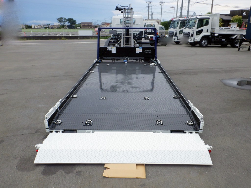 3.65t　極東製　フラトップ　一般仕様　ラジコン　ウインチ付|中古トラックの販売・買取・査定のアイナビ