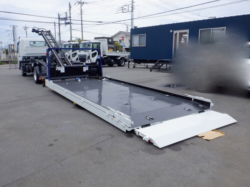 3.65t　極東製　フラトップ　一般仕様　ラジコン　ウインチ付|中古トラックの販売・買取・査定のアイナビ
