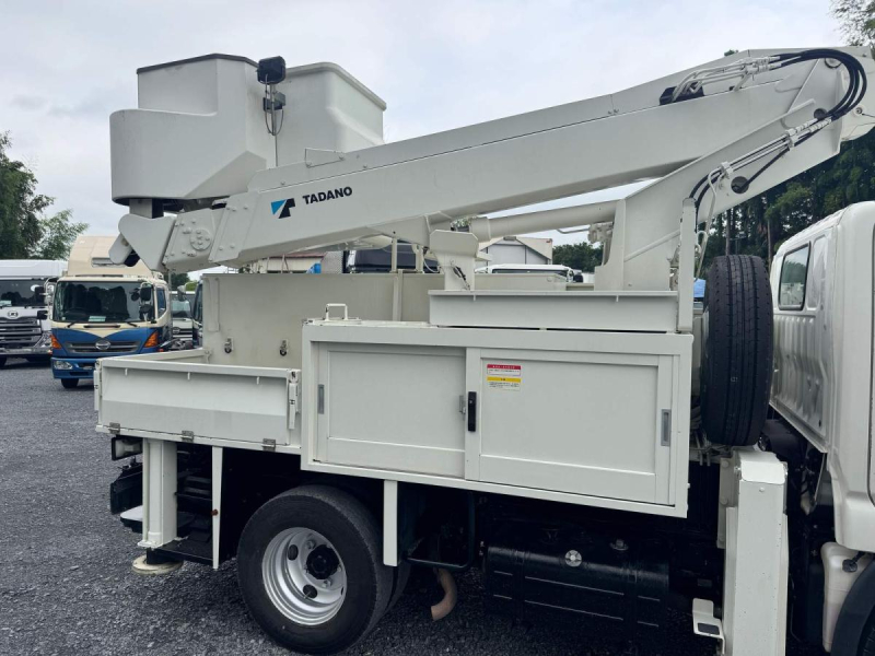 タダノ AT-100TTE　電工仕様　9.9m　絶縁バケット200kg　AT|中古トラックの販売・買取・査定のアイナビ