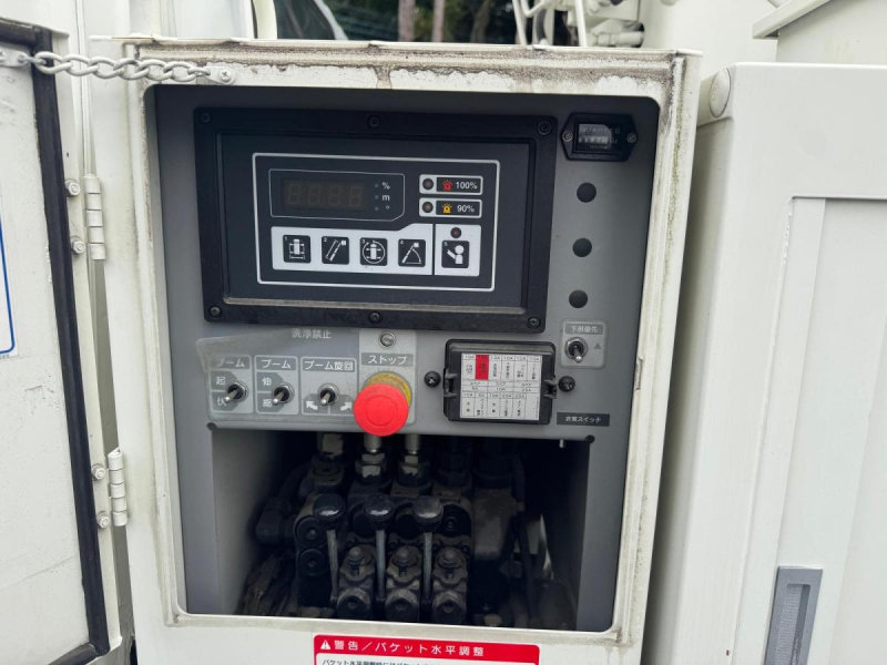 タダノ AT-100TTE　電工仕様　9.9m　絶縁バケット200kg　AT|中古トラックの販売・買取・査定のアイナビ
