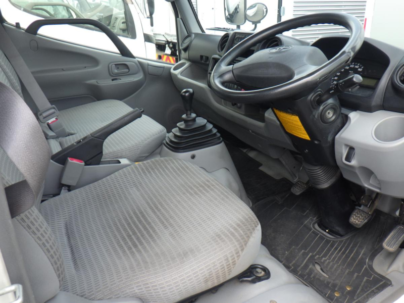 超低床(床面地上高770)　車輌総重量3415kg　積載1.5t|中古トラックの販売・買取・査定のアイナビ