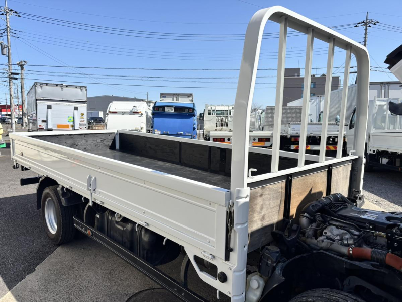 タイタン　標準ロング平ボディー　積載2000kg|中古トラックの販売・買取・査定のアイナビ