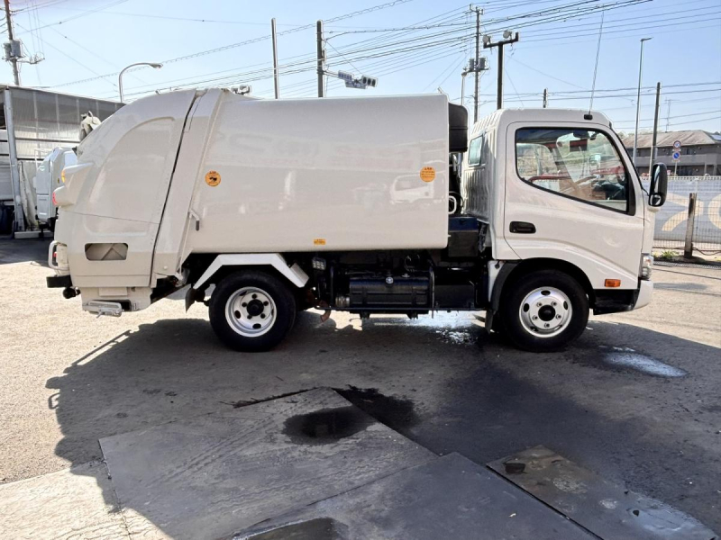 デュトロ　プレスパッカー車　極東製4.3立米|中古トラックの販売・買取・査定のアイナビ