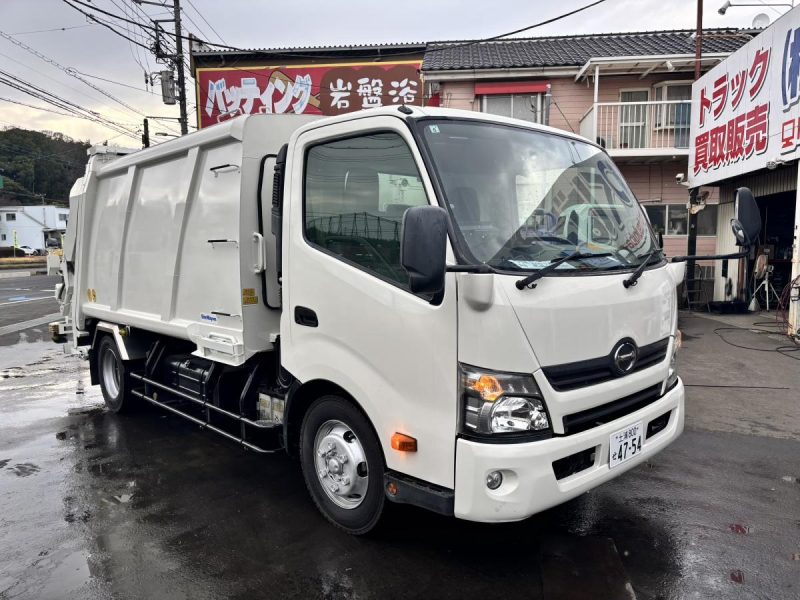 ワイド幅　プレス式パッカー車　新明和製8.4立米|中古トラックの販売・買取・査定のアイナビ