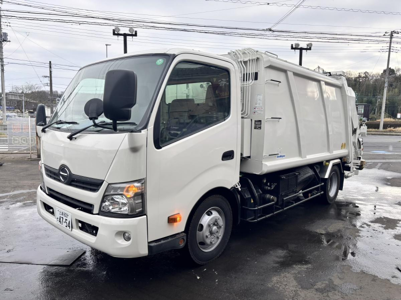 ワイド幅　プレス式パッカー車　新明和製8.4立米|中古トラックの販売・買取・査定のアイナビ