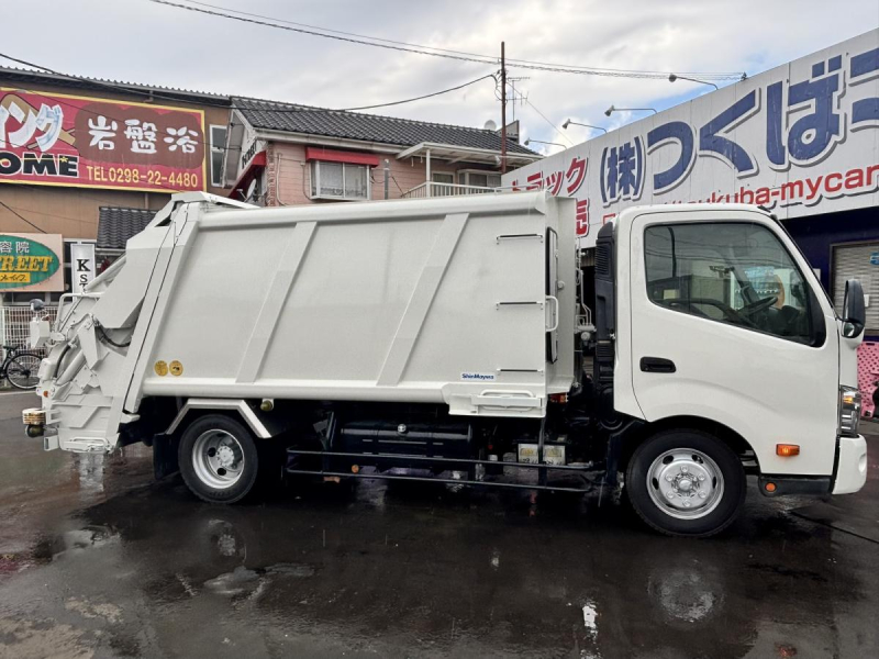 ワイド幅　プレス式パッカー車　新明和製8.4立米|中古トラックの販売・買取・査定のアイナビ
