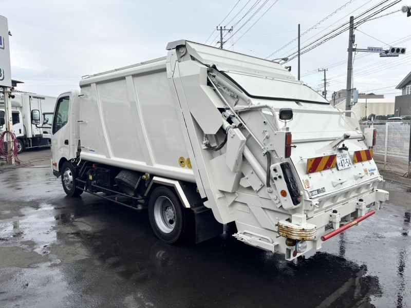 ワイド幅　プレス式パッカー車　新明和製8.4立米|中古トラックの販売・買取・査定のアイナビ