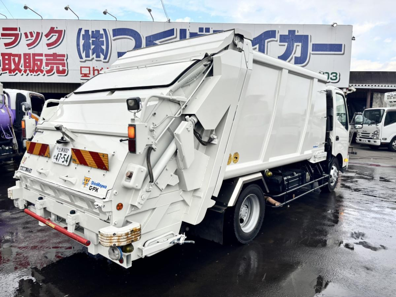 ワイド幅　プレス式パッカー車　新明和製8.4立米|中古トラックの販売・買取・査定のアイナビ