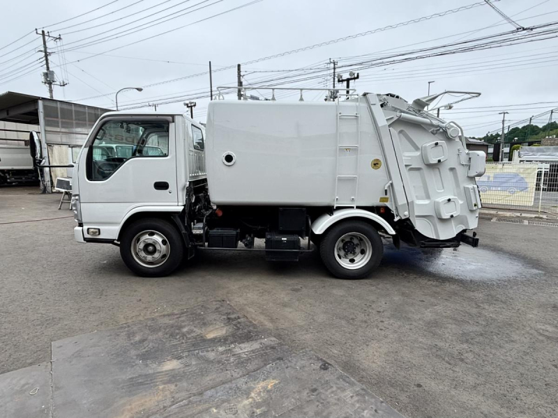 回転ダンプ式パッカー車　極東製5.0立米　積載3350kg|中古トラックの販売・買取・査定のアイナビ