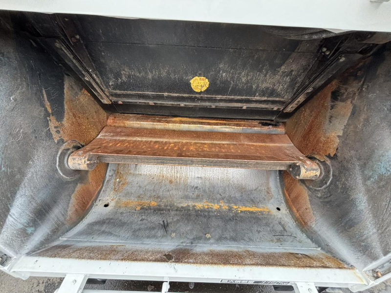 回転ダンプ式パッカー車　極東製5.0立米　積載3350kg|中古トラックの販売・買取・査定のアイナビ