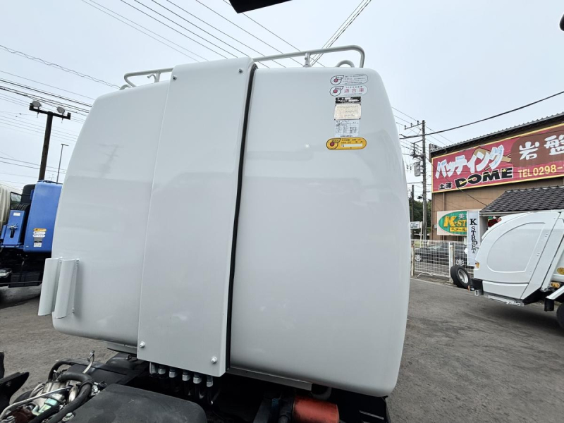 回転ダンプ式パッカー車　極東製5.0立米　積載3350kg|中古トラックの販売・買取・査定のアイナビ