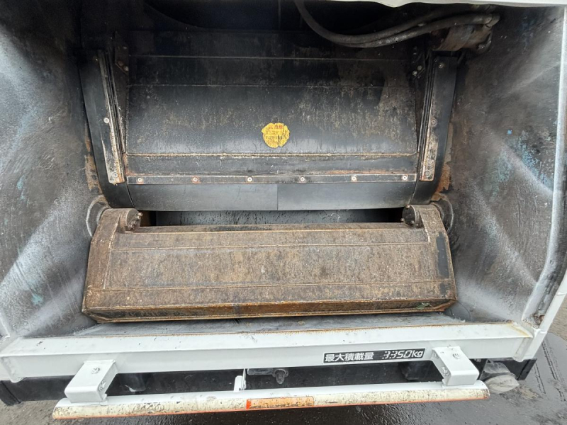 回転ダンプ式パッカー車　極東製5.0立米　積載3350kg|中古トラックの販売・買取・査定のアイナビ