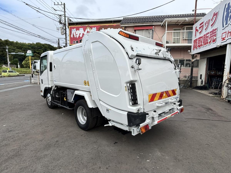 エルフ　巻き込みパッカー車　新明和製5.1立米　積載3000kg|中古トラックの販売・買取・査定のアイナビ