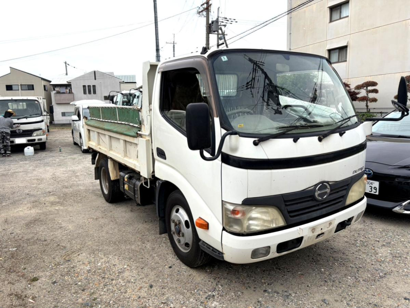 平成22年 日野デュトロ3tダンプ  低床 コボレーン付 BKG-XZU314T|中古トラックの販売・買取・査定のアイナビ