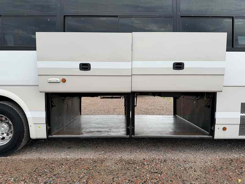 三菱ふそう エアロエース 大型バス 58人乗り ニーリング付|中古トラックの販売・買取・査定のアイナビ