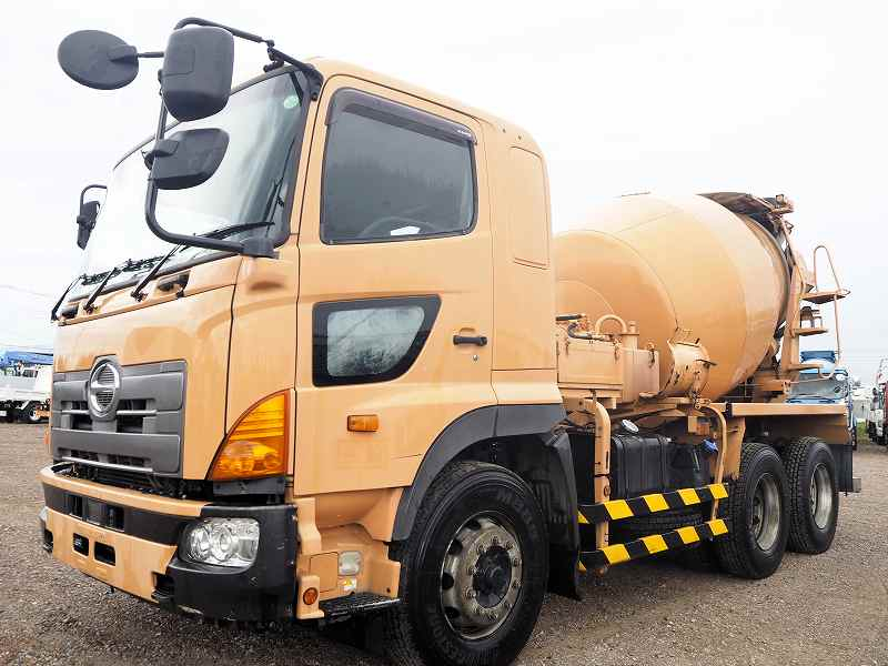 日野 プロフィア ミキサー車 カヤバ製 コンクリートミキサー|中古トラックの販売・買取・査定のアイナビ