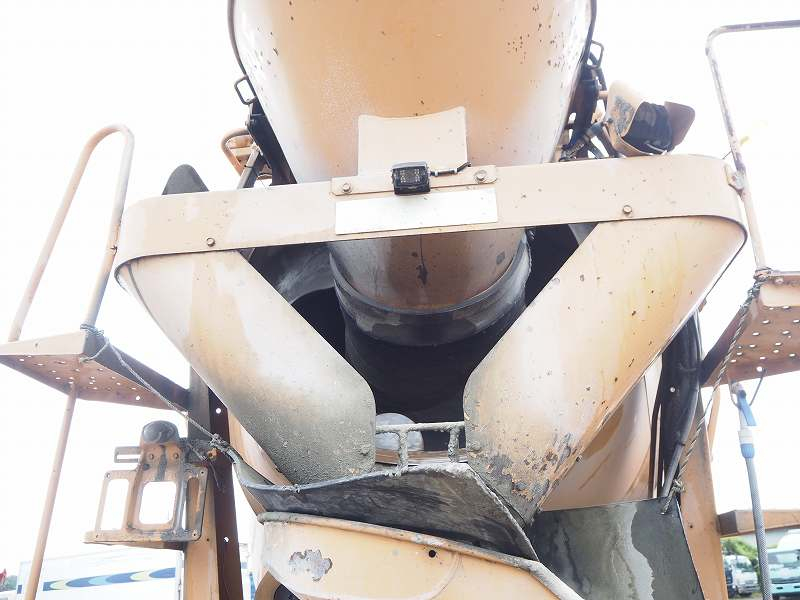 日野 プロフィア ミキサー車 カヤバ製 コンクリートミキサー|中古トラックの販売・買取・査定のアイナビ
