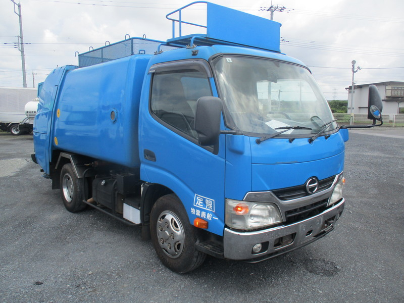 H27デュトロモリタ製5.2立米巻き込み式ダンプパッカー連続動作|中古トラックの販売・買取・査定のアイナビ
