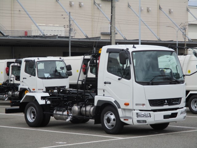 R8　三菱ファイター　4トンフックロール　未使用車|中古トラックの販売・買取・査定のアイナビ