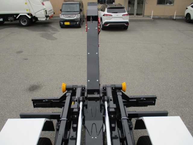 R8　三菱ファイター　4トンフックロール　未使用車|中古トラックの販売・買取・査定のアイナビ