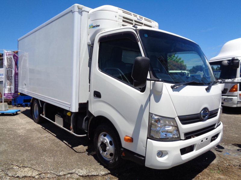 平成27年日野デュトロワイド冷凍車AT車463千 -30℃設定 2層式|中古トラックの販売・買取・査定のアイナビ