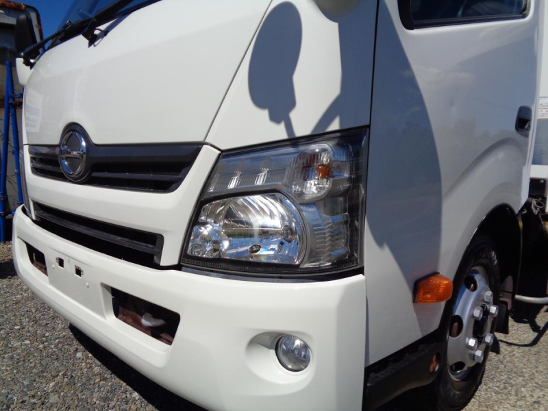 平成27年日野デュトロワイド冷凍車AT車463千 -30℃設定 2層式|中古トラックの販売・買取・査定のアイナビ