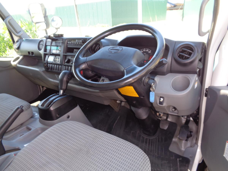 平成27年日野デュトロワイド冷凍車AT車463千 -30℃設定 2層式|中古トラックの販売・買取・査定のアイナビ
