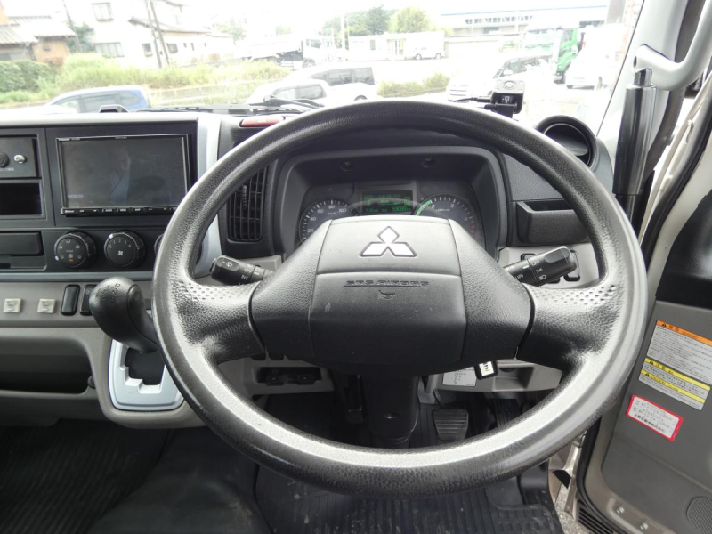 H30 高所作業車　オートマ ETC　電動ミラー　電工仕様9.7m|中古トラックの販売・買取・査定のアイナビ