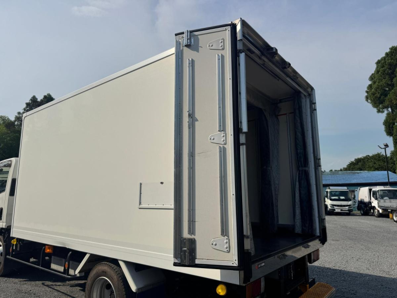 冷蔵冷凍車　ワイドロング　東プレ　XV32HOC-U|中古トラックの販売・買取・査定のアイナビ
