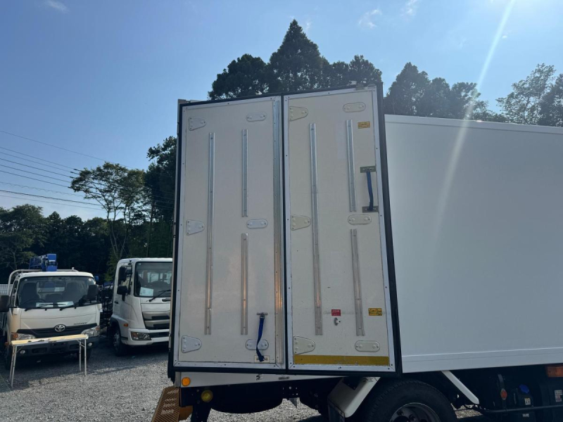 冷蔵冷凍車　ワイドロング　東プレ　XV32HOC-U|中古トラックの販売・買取・査定のアイナビ